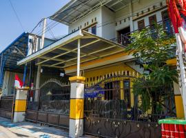 OYO 93161 Nurul Hikmah Homestay Syariah & Sport Center