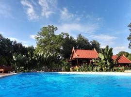 Pasak River Bungalow 1，位于Sao Hai的带泳池的酒店