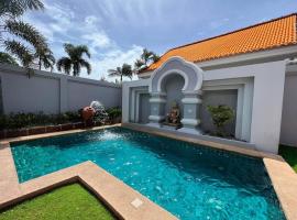 Pattaya Jomtien Private Luxury Pool Villa 芭堤雅中天豪华私家泳池别墅，位于乔木提恩海滩的别墅