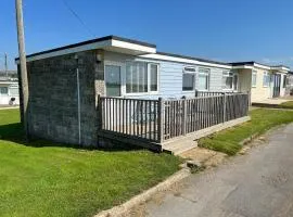 2 Bedroom Chalet SB41, Sandown Bay, Isle of Wight, Dog Friendly