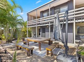 Torquay Beach Splendour - An Expansive Family Stay，位于赫维湾的酒店