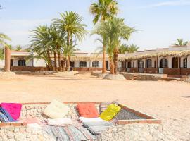 Palm Valley camp，位于Nuweiba`努韦巴渡轮码头附近的酒店