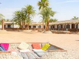 Palm Valley camp