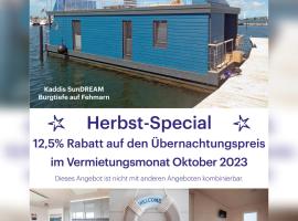 Kaddis SunDream - Stern Hausboot，位于费曼城堡的酒店