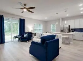 Amenity-Rich New Build; Dogs OK
