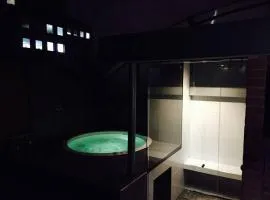 FANTASTIC PH JACUZZI LOFT TRIPLEX APARTMENT