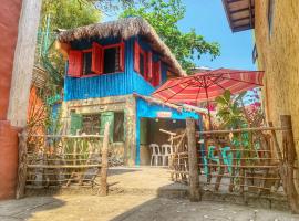 Beach House-Casita in Calatagan with pool ( for 6)，位于Calatagan的酒店