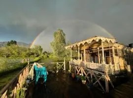 Houseboat Zaindari Palace