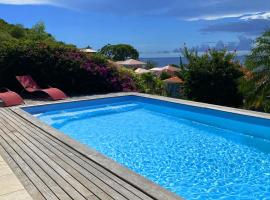 Villa de charme avec piscine et magnifique vue mer，位于莱昂斯-达赫雷的乡村别墅