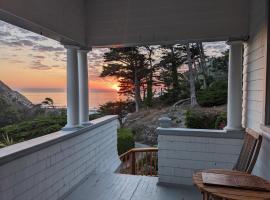 Historic Coast Guard House and Cottages，位于波因特阿里纳的酒店