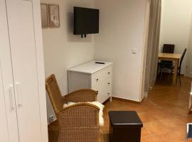 Apartment mit Terrasse iP-TV Stellplatz，位于克雷费尔德的公寓