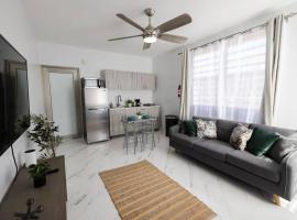 Lux Ramey Cir D 2 king bed w/Wi-Fi near airport.