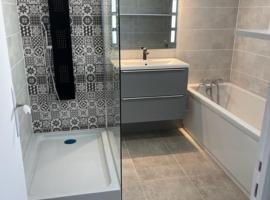 MAISON VENEUX LES SABLONS-FONTAINEBLEAU-MORET SUR LOING，位于Veneux-les-Sablons的酒店