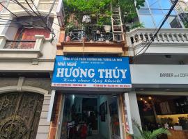 Nhà Nghỉ Hương Thúy - TTTM Royal City，位于河内Thanh Xuan的酒店