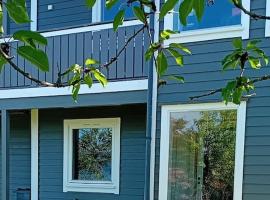 Apartment by the fjord，位于Storekra的酒店