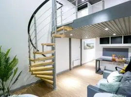 A104 Bright Modern Loft