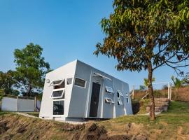 Twist, Tiny home on the Cliff