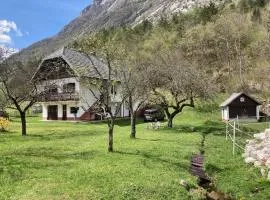 Roja House