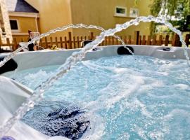 The Hamilton luxury holiday let's- The Coach House with hot tub，位于Scorton的酒店