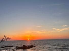 Sunset View Mermaid Villa，位于波莫斯的酒店