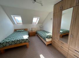 Monteurwohnung bei Pöhl im Vogtland - ideal für Teams, Free Parking，位于波尔的酒店
