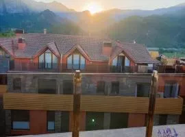Apartament dúplex amb vistes al Pirineu català