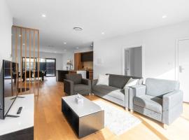 Three bedroom Townhouse in O'connor ACT，位于堪培拉的别墅