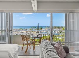 Ilikai Hotel with Ocean View，位于檀香山的公寓
