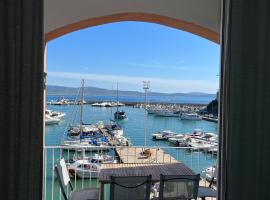 [Porto Ercole] Elegant Harbour View，位于波尔图·埃尔科莱的公寓