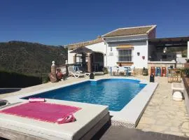 Villa Casira met privé zwembad 6 personen, Viñuela, Costa Del Sol