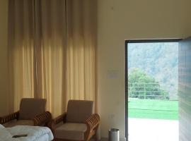 Hotel Anandam phata，位于Phata的酒店