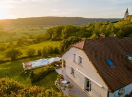 Le Saint-Christophe，位于La Tour-du-Meix的住宿加早餐旅馆