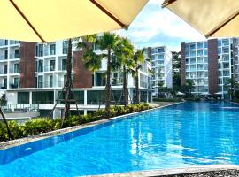 5 minutes walk to the central festival Super large luxury swimming pool，位于清迈的公寓