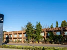 Hotel Villa el Descanso，位于库里科的带泳池的酒店