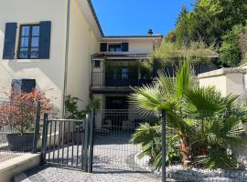Charmant appartement en pierres，位于布尔昆的酒店