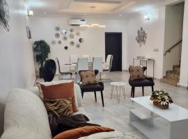 Dvyne Lux Home - Off Ikeja，位于伊凯贾的酒店