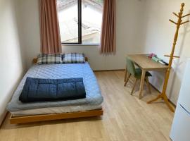 Midori Guesthouse&Hostel，位于对马市的酒店