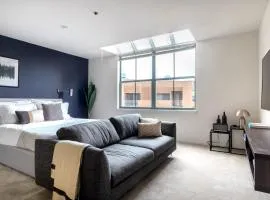 S Beach Studio w 3 Pools 2 mins to Muni SFO-262