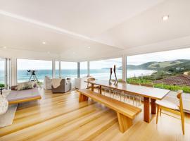 Yumba - Beach Views on the Great Ocean Road，位于Moggs Creek的酒店