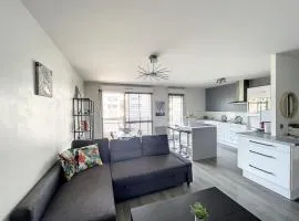 City & cosy, LYON CHARCOT- WIFI - LAVE LINGE - BALCON - PARKING