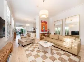 Timeless Gem in Malvern East