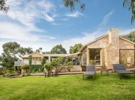 Ocean Views amongst the Tree Tops in Red Hill