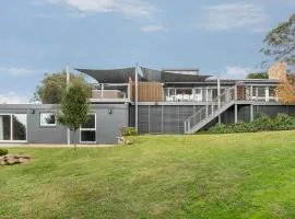 Mt Martha Escape with Spa and Views