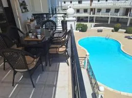Paramount Gardens Resorts D204