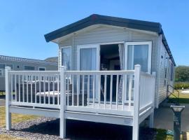 Hafan Y Môr Caravan - Pwllheli，位于Chwilog的度假村