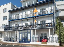 Royal London Yacht Club，位于West Cowes的酒店