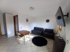 CASA TATA -Appartamento vista mozzafiato，位于Lizzola Alta的自助式住宿