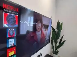 KLIA AeroSky Homestay @ Alanis - Wifi + Netflix