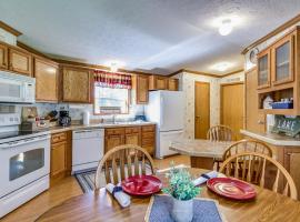 Oak Harbor Walleye Camp，位于Baudette的酒店