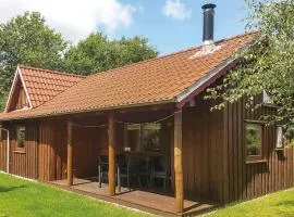 2 Bedroom Beautiful Home In Hovborg